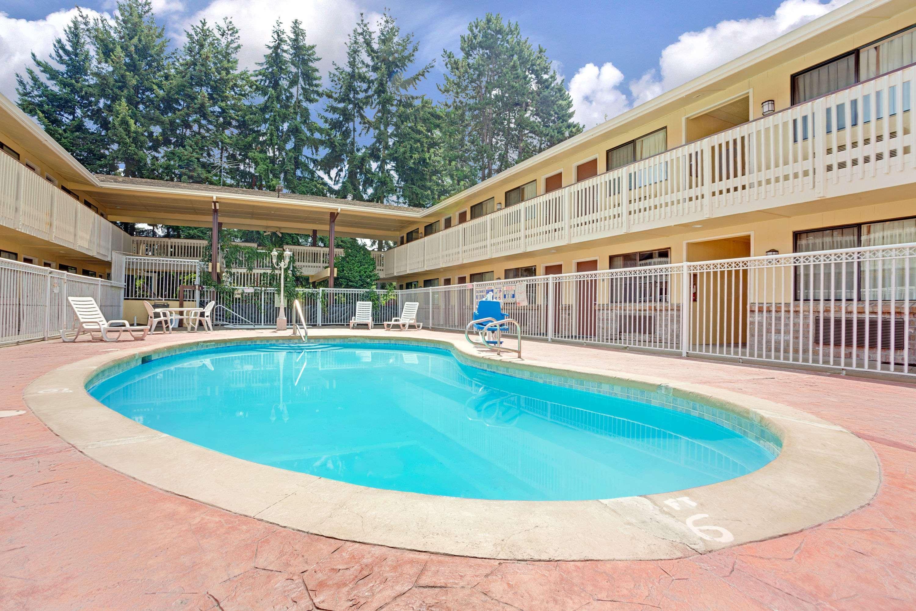 Fairbridge Inn Express Tukwila Exterior photo